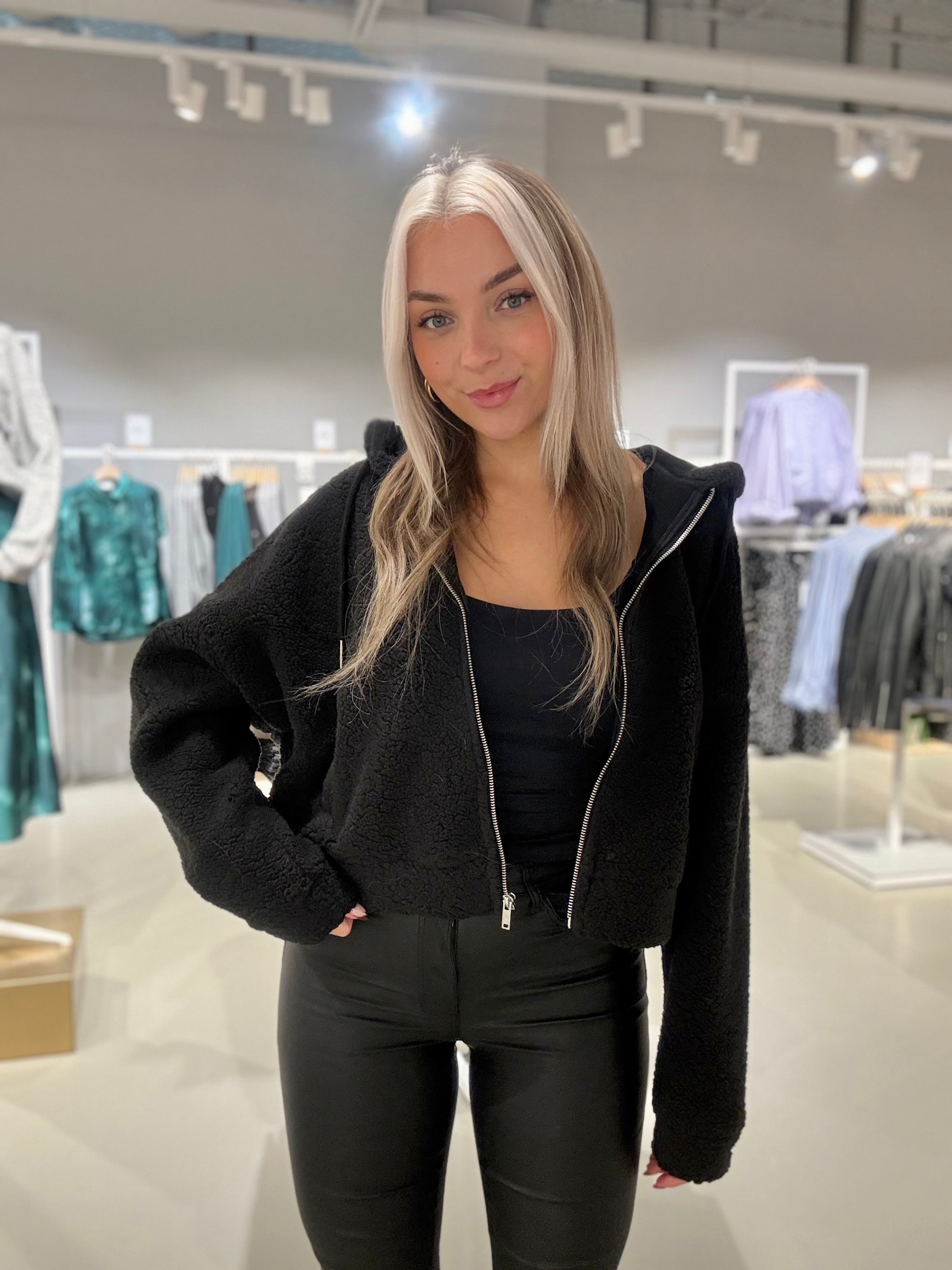 NMCUDDLE Jacket - Black